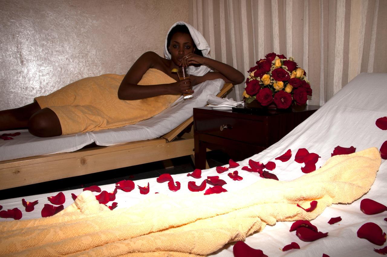 Manrashiwa Hotel Addis Ababa Ngoại thất bức ảnh